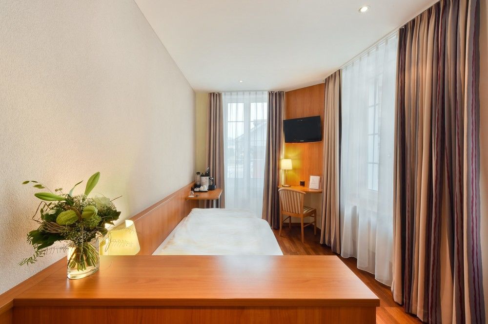 Hotel Engel ツォフィンゲン エクステリア 写真