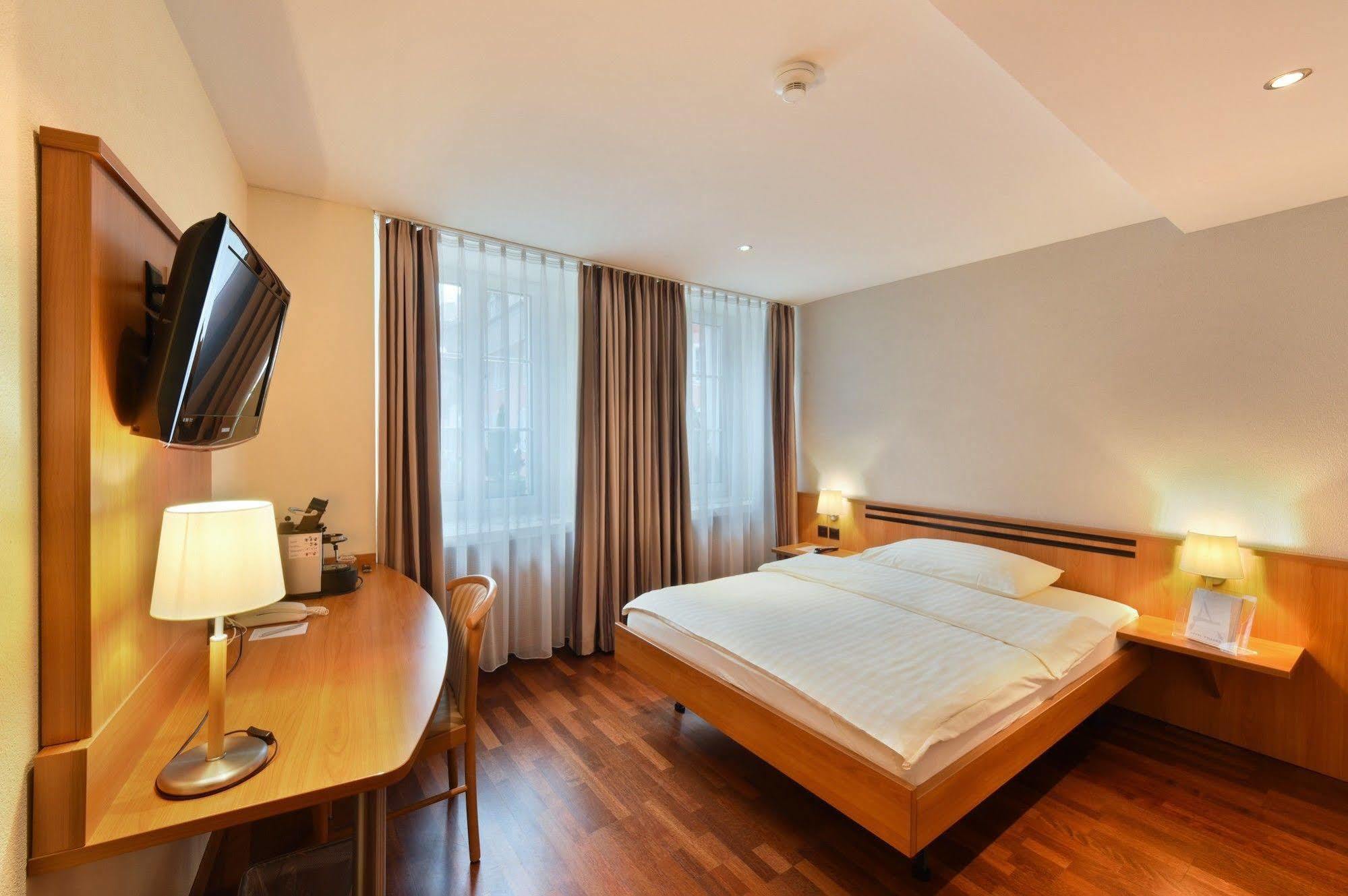 Hotel Engel ツォフィンゲン エクステリア 写真